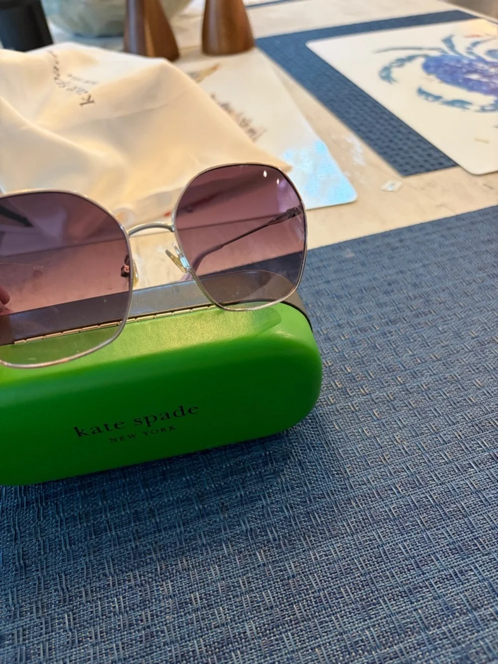 Kate Spade gold rimmed sunglasses with case - Picture 12 of 16